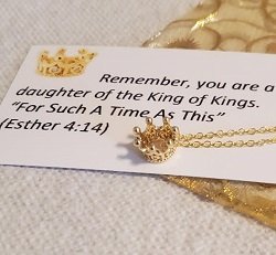 Crown necklace